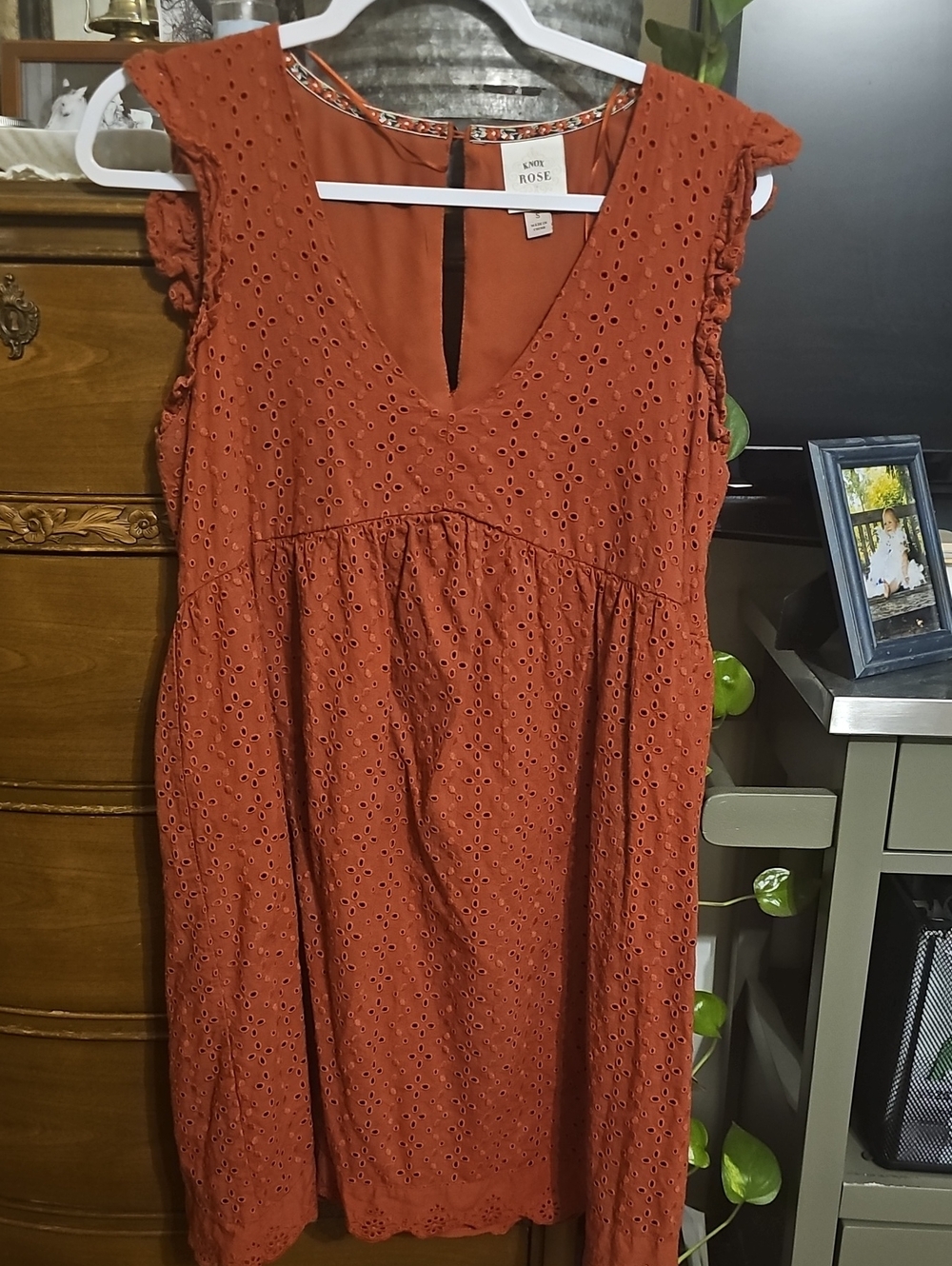 Knox Rose Rust Eyelet V-Neck Midi Dress